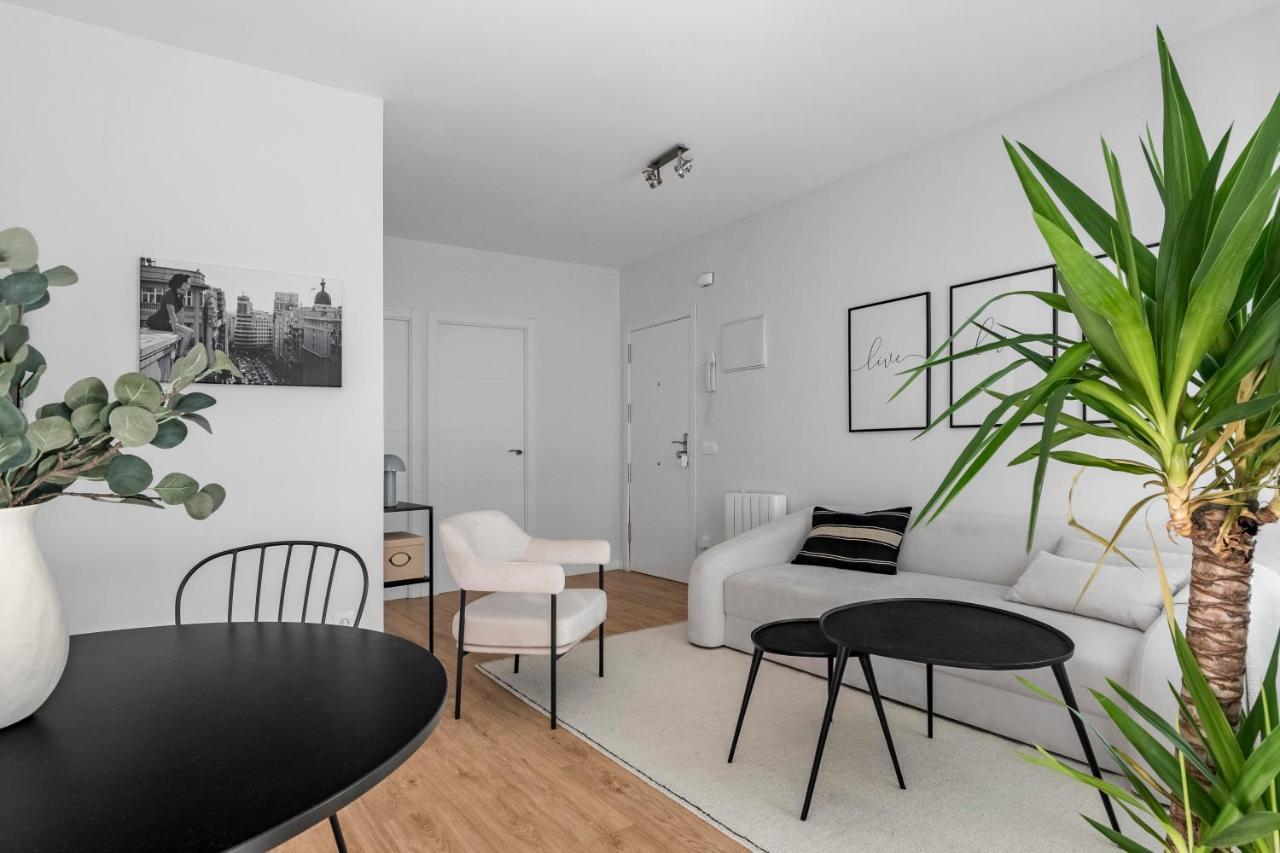 Cozy 2 Bedroom Apartment With Patio 马德里 外观 照片